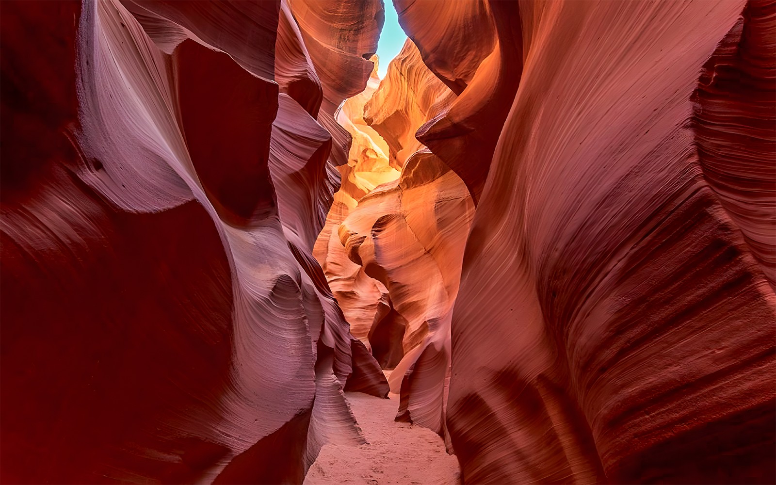 Lower Antelope Canyon Tour with Navajo Guide