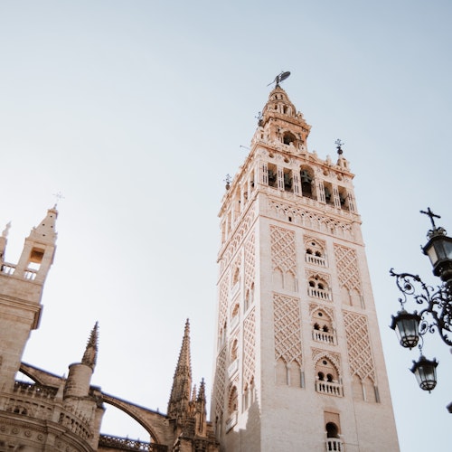 Seville Iconic Spots: Guided Walking Tour