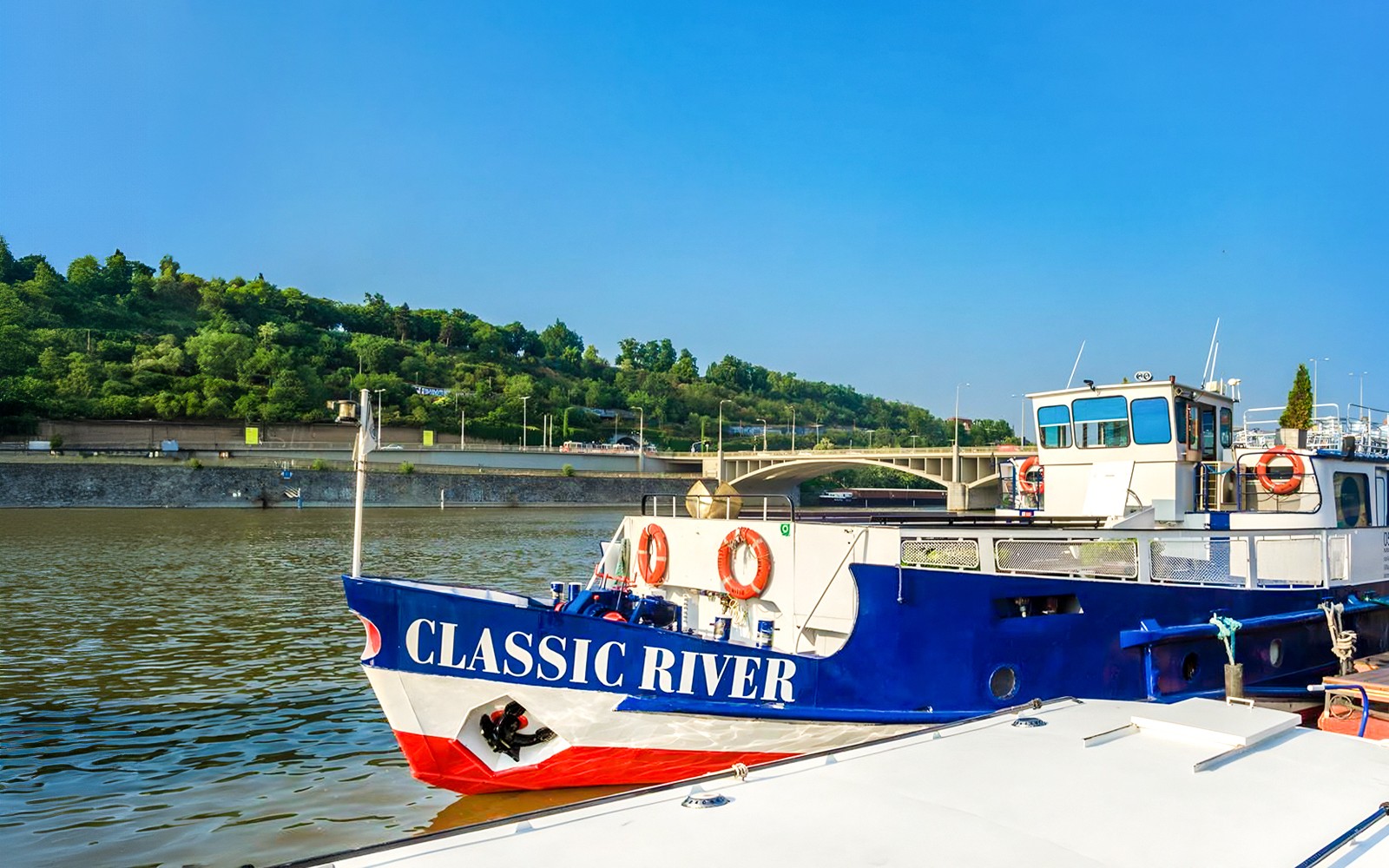 1-Hour Panoramic Sightseeing Cruise in Prague with Online Audio Guide — gallery 4