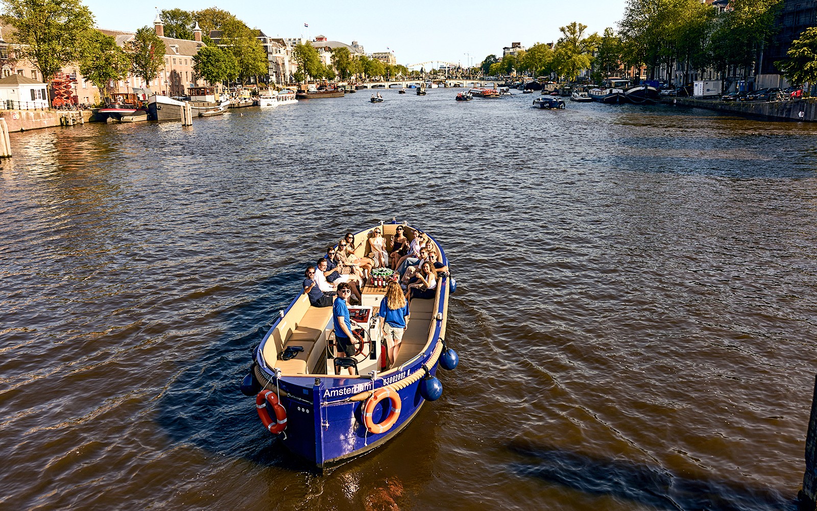 Amsterdam: 1-Hour Booze Cruise on Luxury Electric Boat — gallery 4