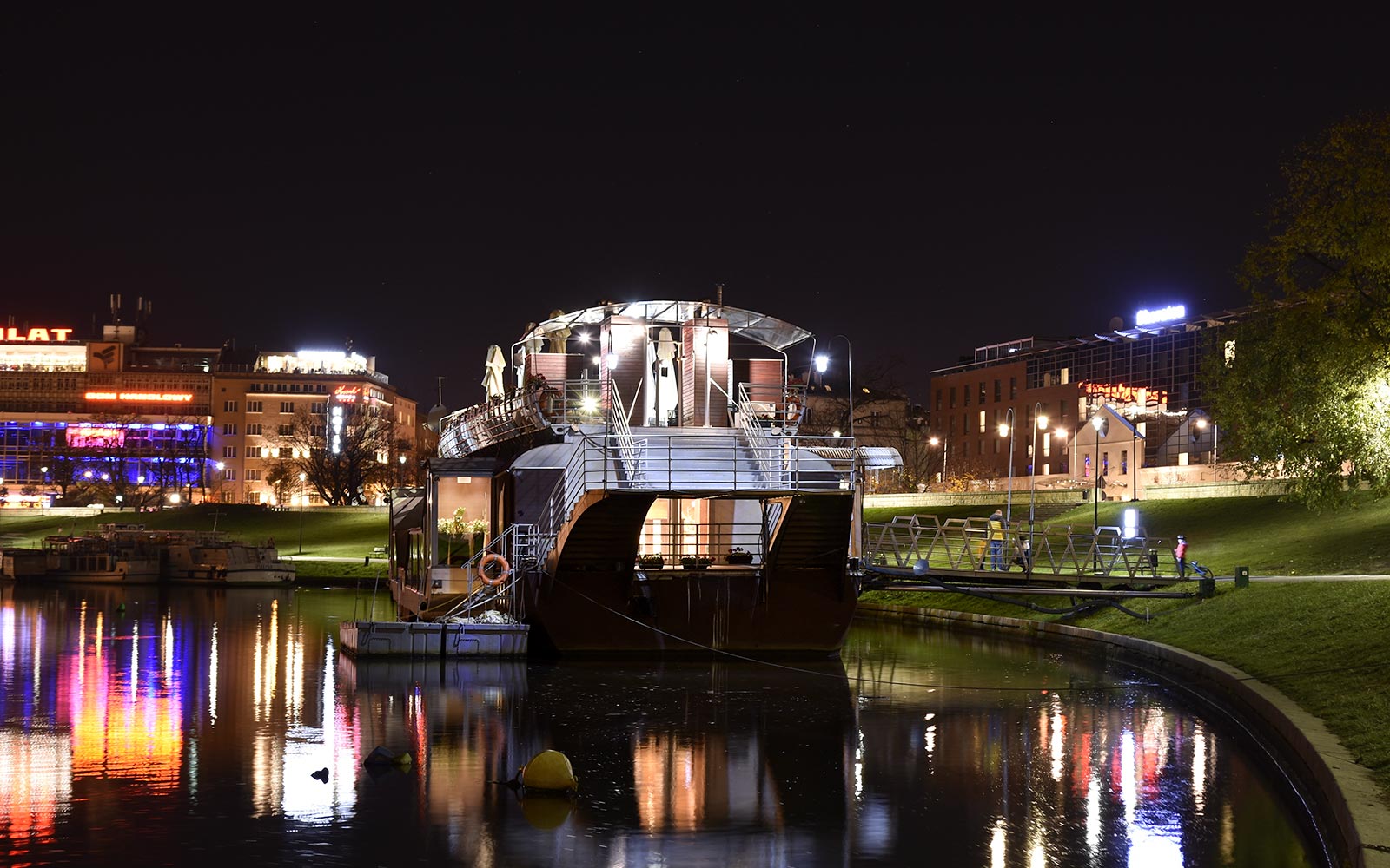 Krakow Vistula River Evening/Nighttime Sightseeing Cruise