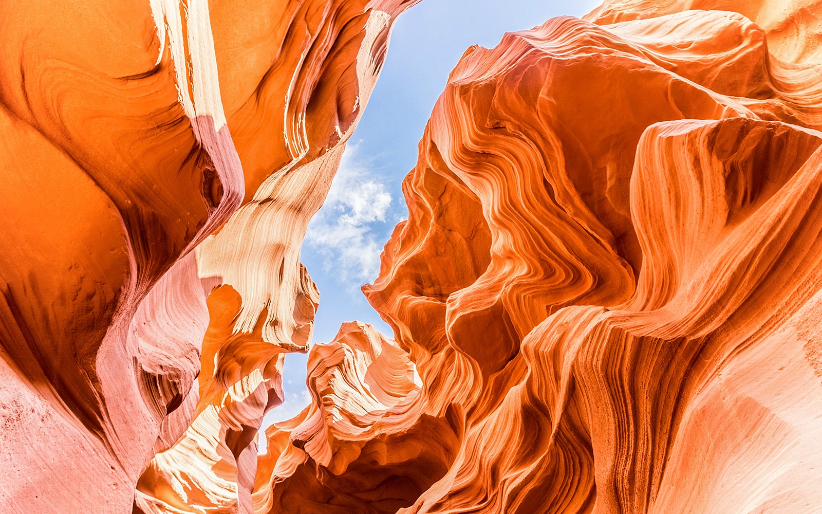 Lower Antelope Canyon Tour with Navajo Guide