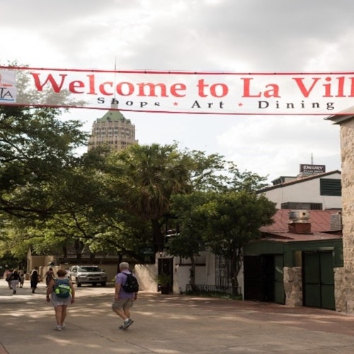 San Antonio: Small Group Walking Tour + River Cruise + Tower of the Americas