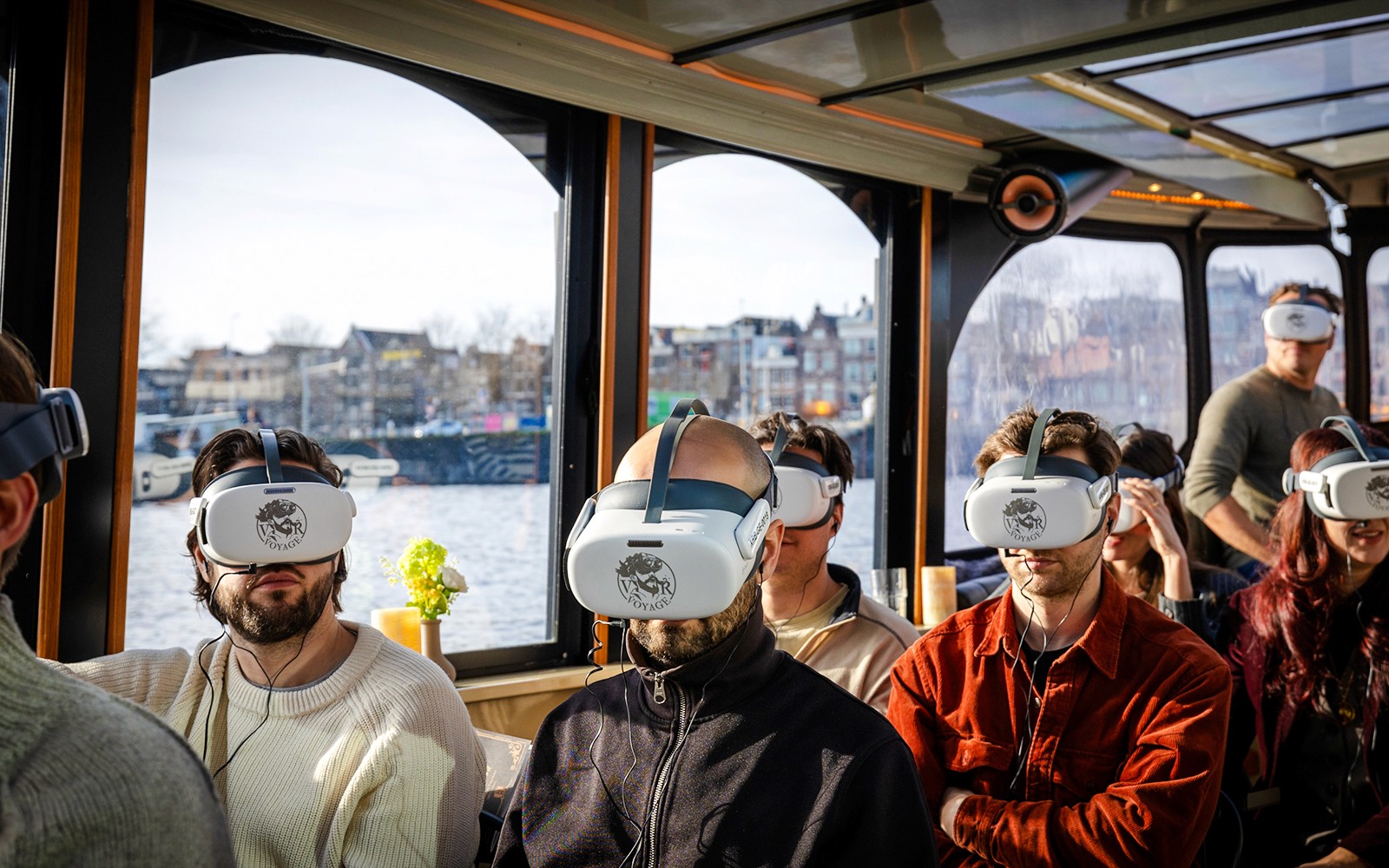 Amsterdam: 75-Min Canal Cruise with Historic VR Experience