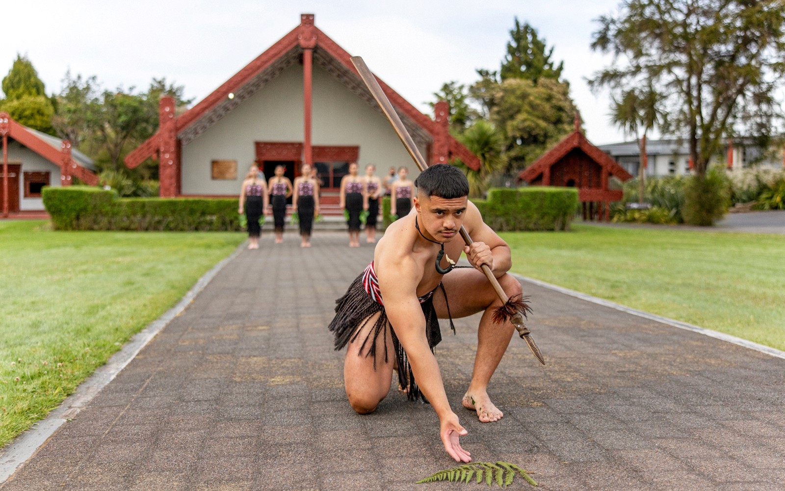 From Auckland: Waitomo Caves, Rotorua & Te Puia Guided Tour