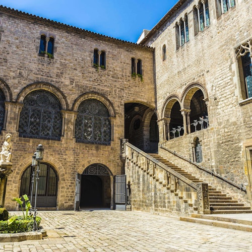 Barcelona Gothic Quarter: Audio Guide App by TouringBee