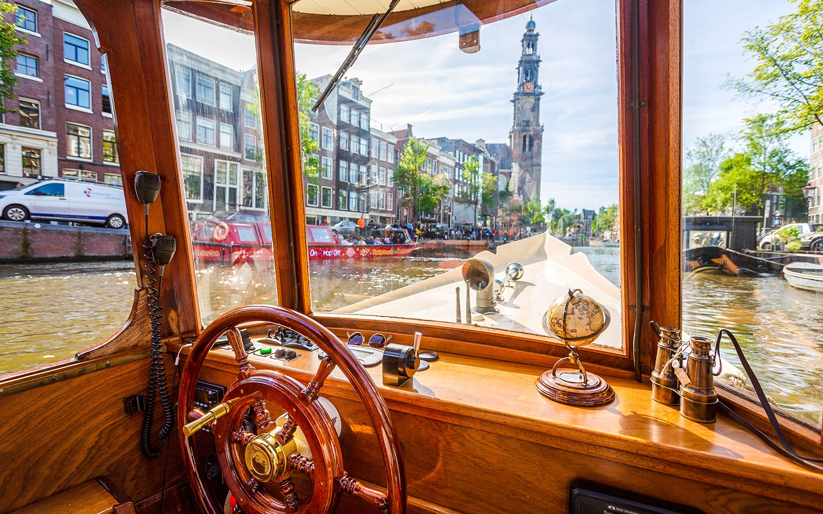 Amsterdam: 1-Hour Luxury Heated Saloon Boat Cruise with Unlimited Drinks & Cheese — gallery 5