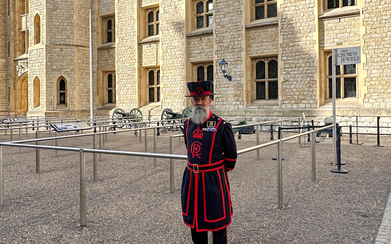 Tower of London Tickets with Access to the Crown Jewels and Beefeater Meet & Greet — main image