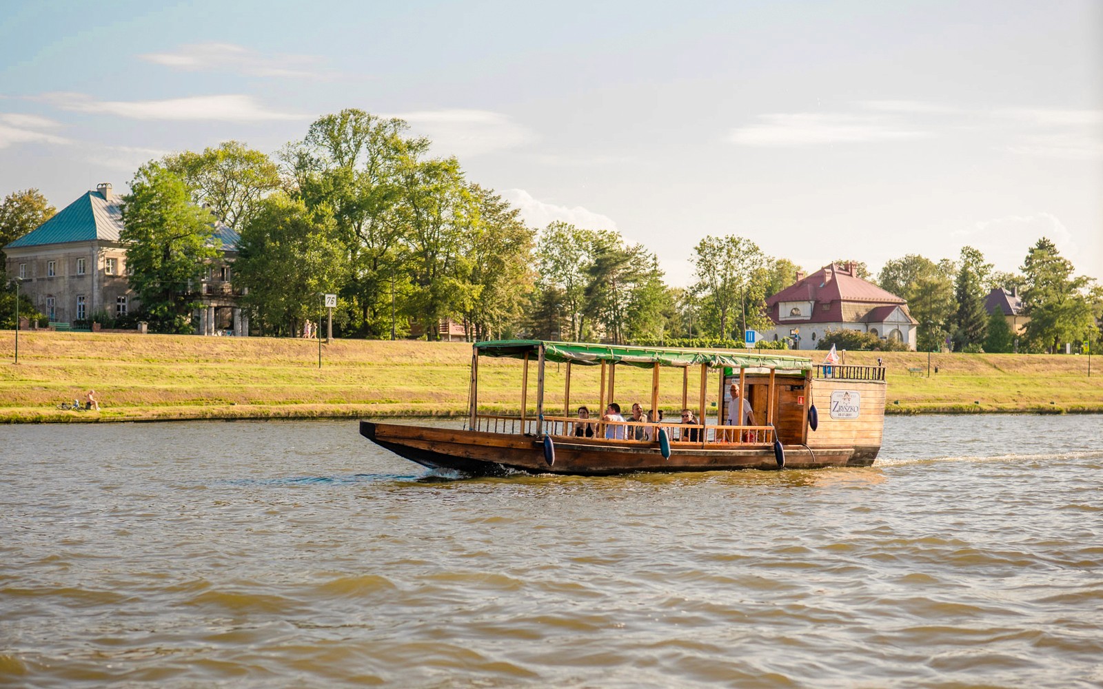 Krakow Vistula River Sightseeing Cruise on a Traditional Boat — gallery 1