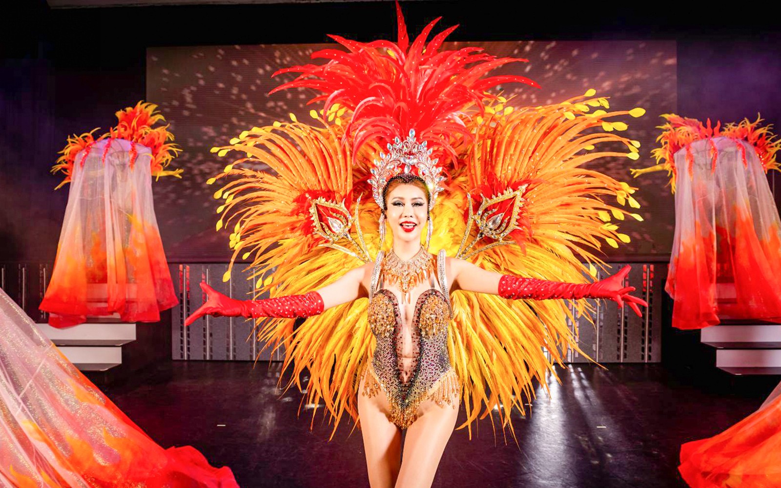 Tickets to Simon Cabaret Show with Transfers — gallery 1