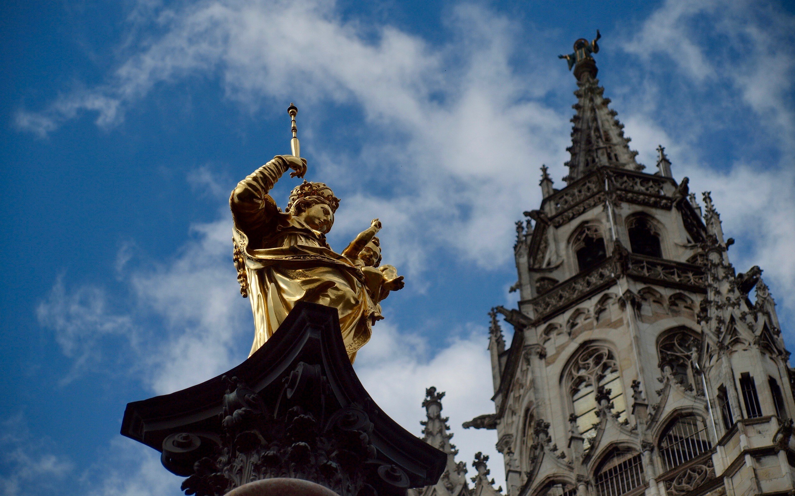 Premium Guided Tour of Neuschwanstein Castle & Linderhof Palace with Transfers from Munich & Admission Tickets — gallery 1
