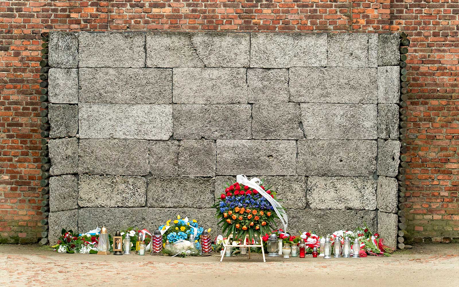 Auschwitz & Birkenau Guided Tour with Transfers & Optional Private Tour — gallery 2