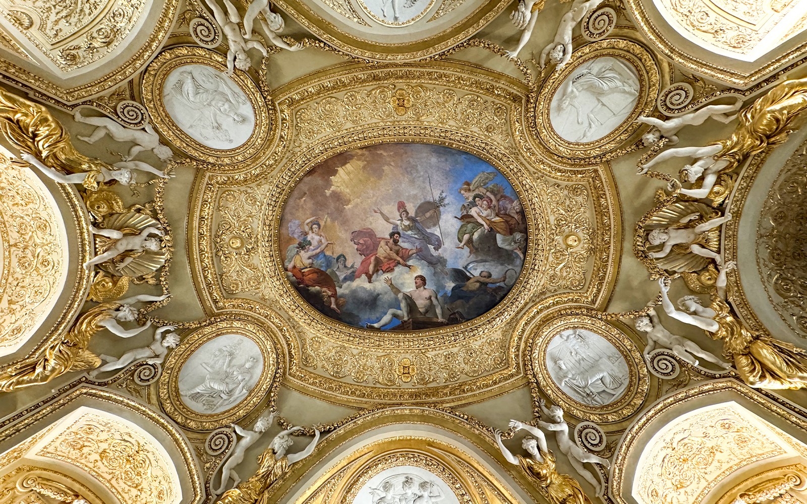 Louvre Museum Reserved Access With Assisted Entry — gallery 2