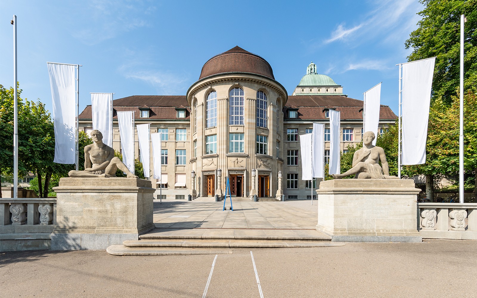 2-Hour Zürich Sightseeing Bus Tour