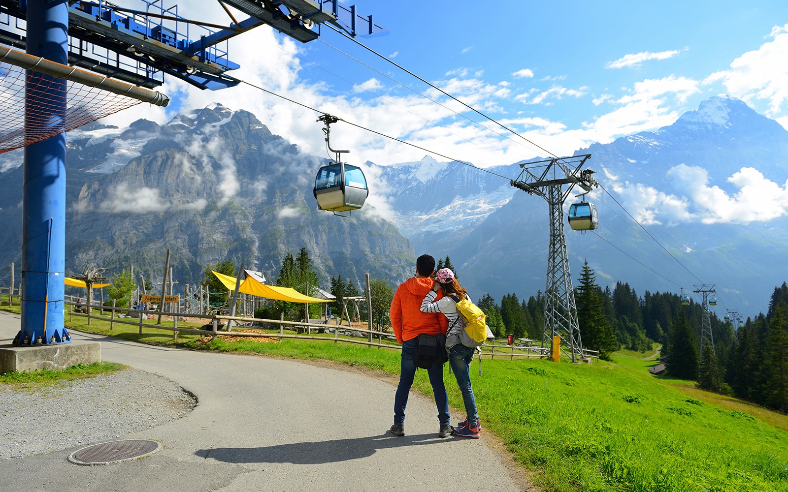 From Zürich: Grindelwald, Interlaken & Lauterbrunnen Day Trip