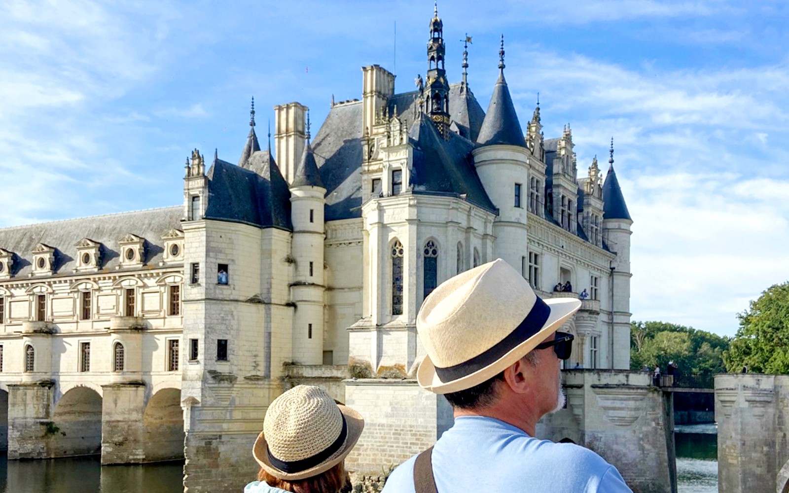 From Tours or Amboise: Chambord and Chenonceau Castle Guided Tour