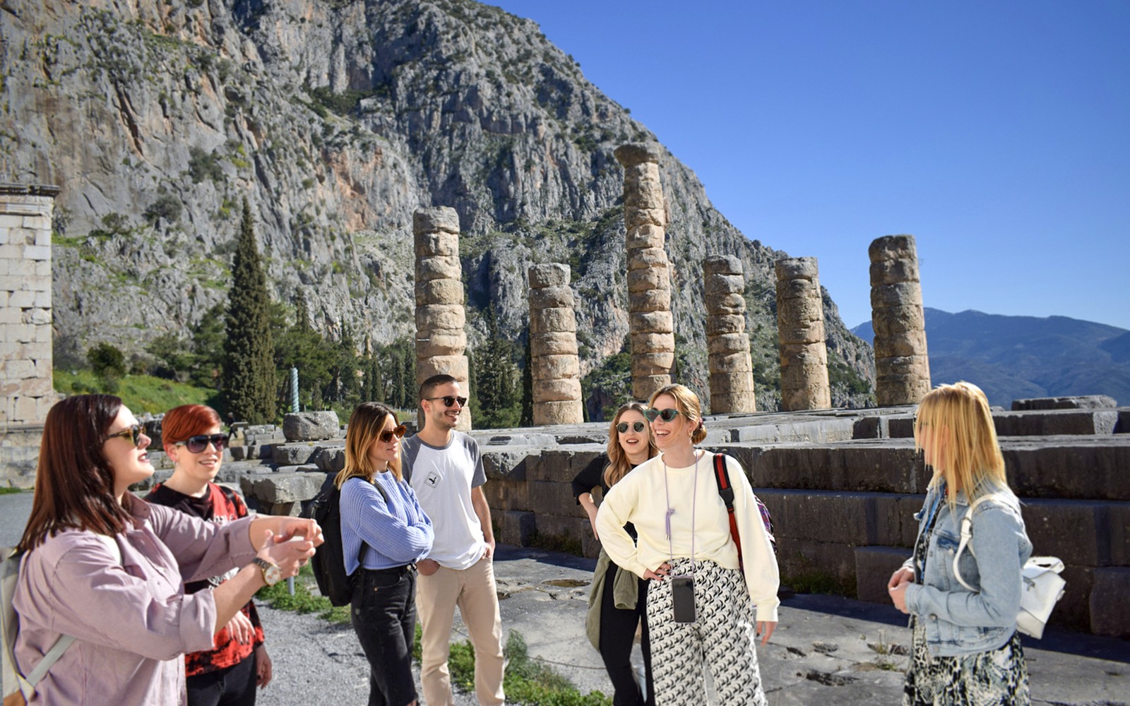 From Athens: Delphi & Arachova Day Tour with Expert Guide & Entry Tickets