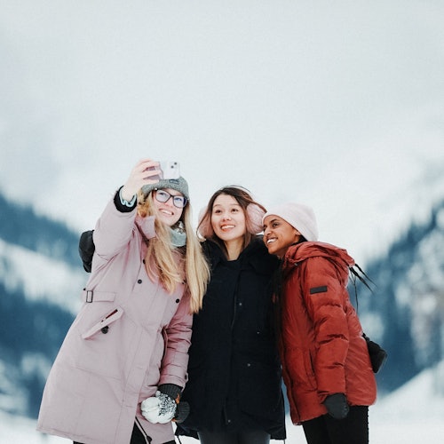 Lake Louise & Yoho National Park: Winter Tour from Banff