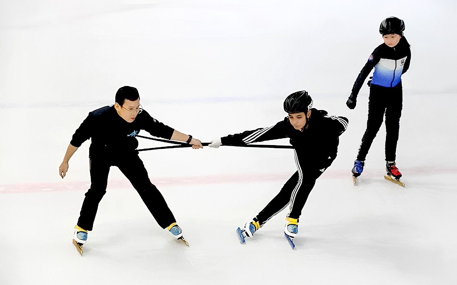 Blue Ice Snow Park Ice Skating Tickets - Pavilion Bukit Jalil — gallery 3