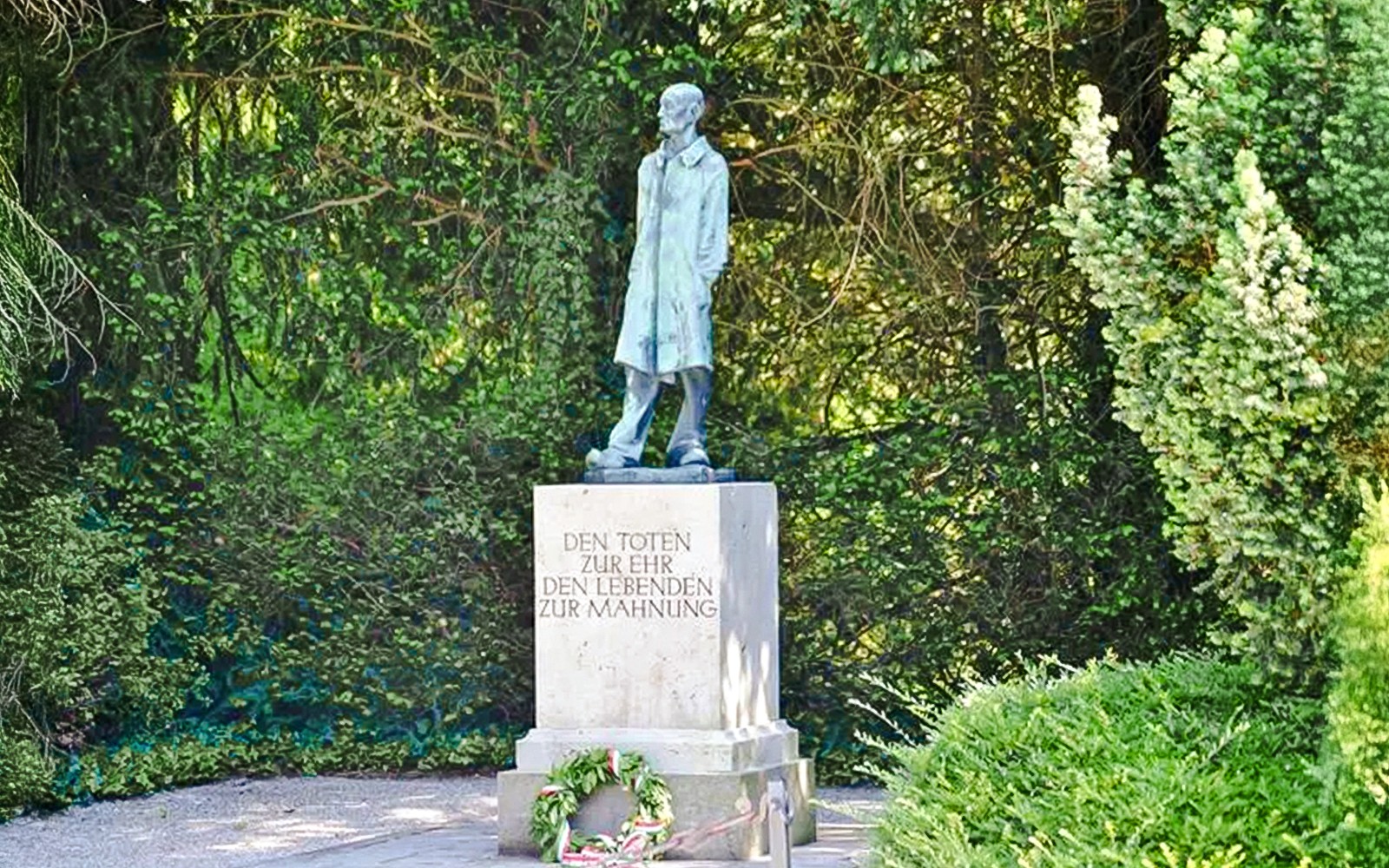  From Munich: Dachau Concentration Camp Memorial Site Tour
