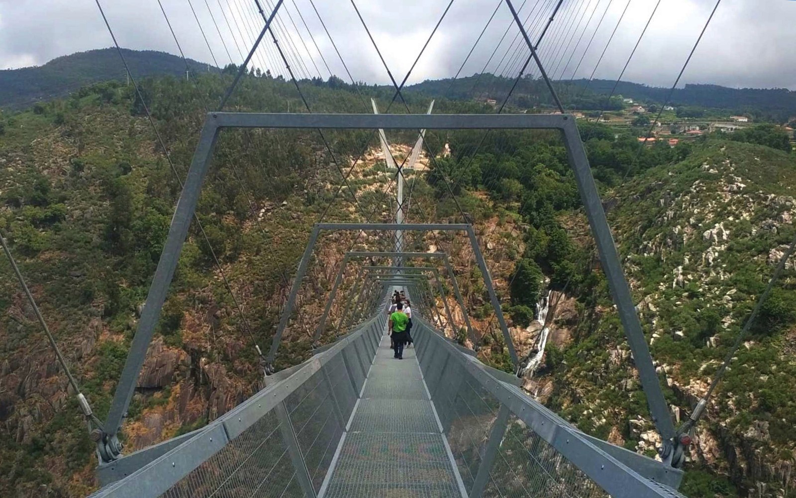 Guided Tour of 516 Arouca Suspension Bridge & Paiva Walkways with Round-Trip Transfers