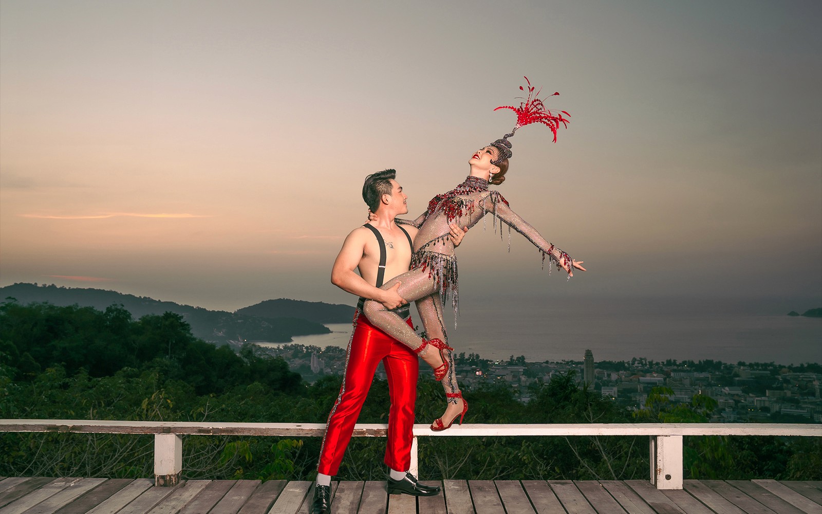 Tickets to Simon Cabaret Show with Transfers — gallery 4