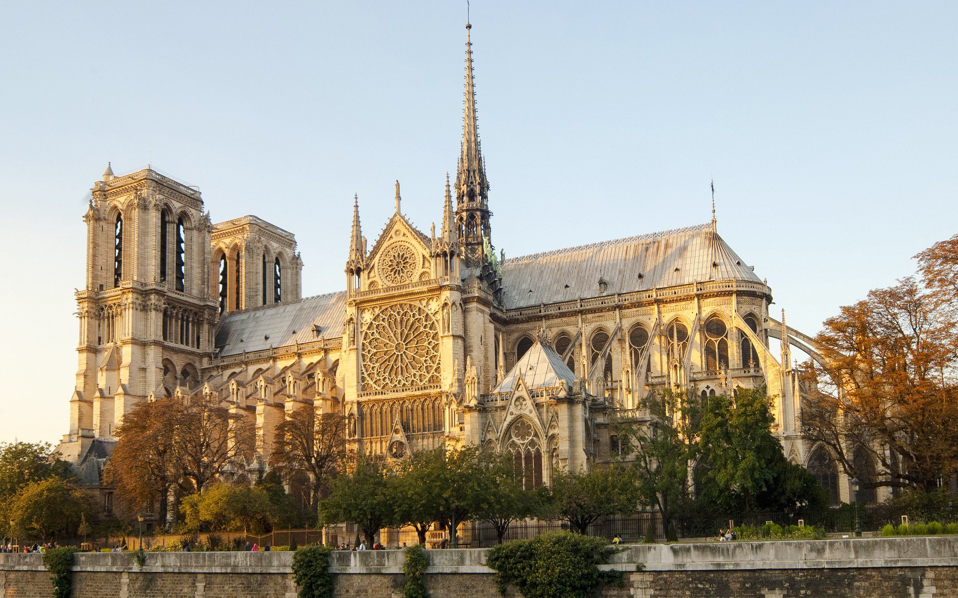 Paris in a Day: Louvre, Notre Dame, Saint Chapelle, and Conciergerie
