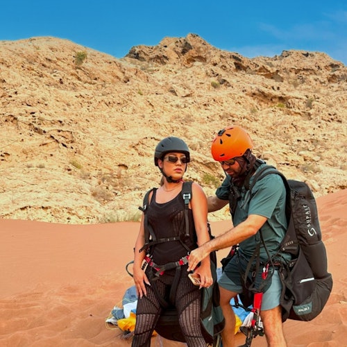 Sharjah: Guided Tandem Paragliding Experience — gallery 1