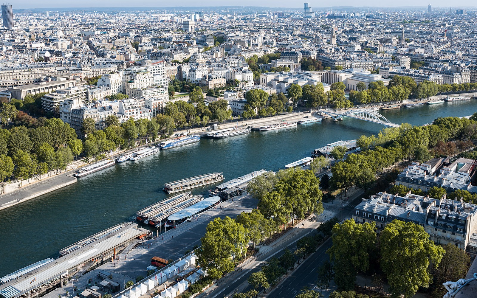 Bateaux Mouches® Seine River 1-Hour Sightseeing Cruise with Live Commentary