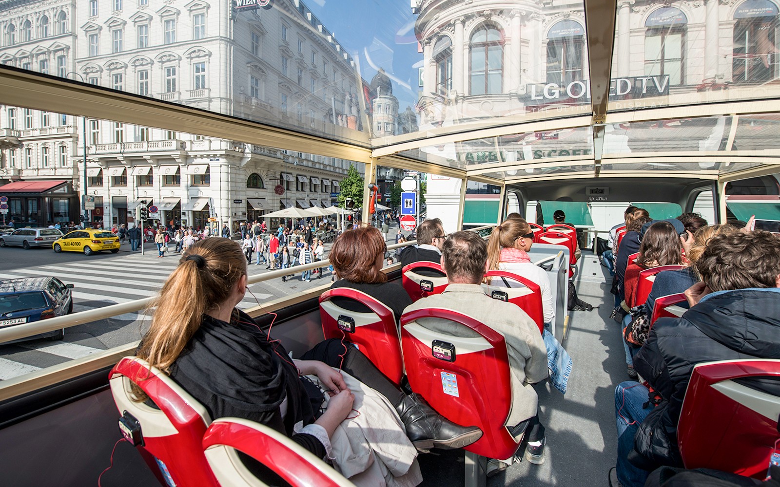 Combo (Save 16%): Vienna Hop-on Hop-off Bus Tour + Giant Ferris Wheel Tickets — gallery 3