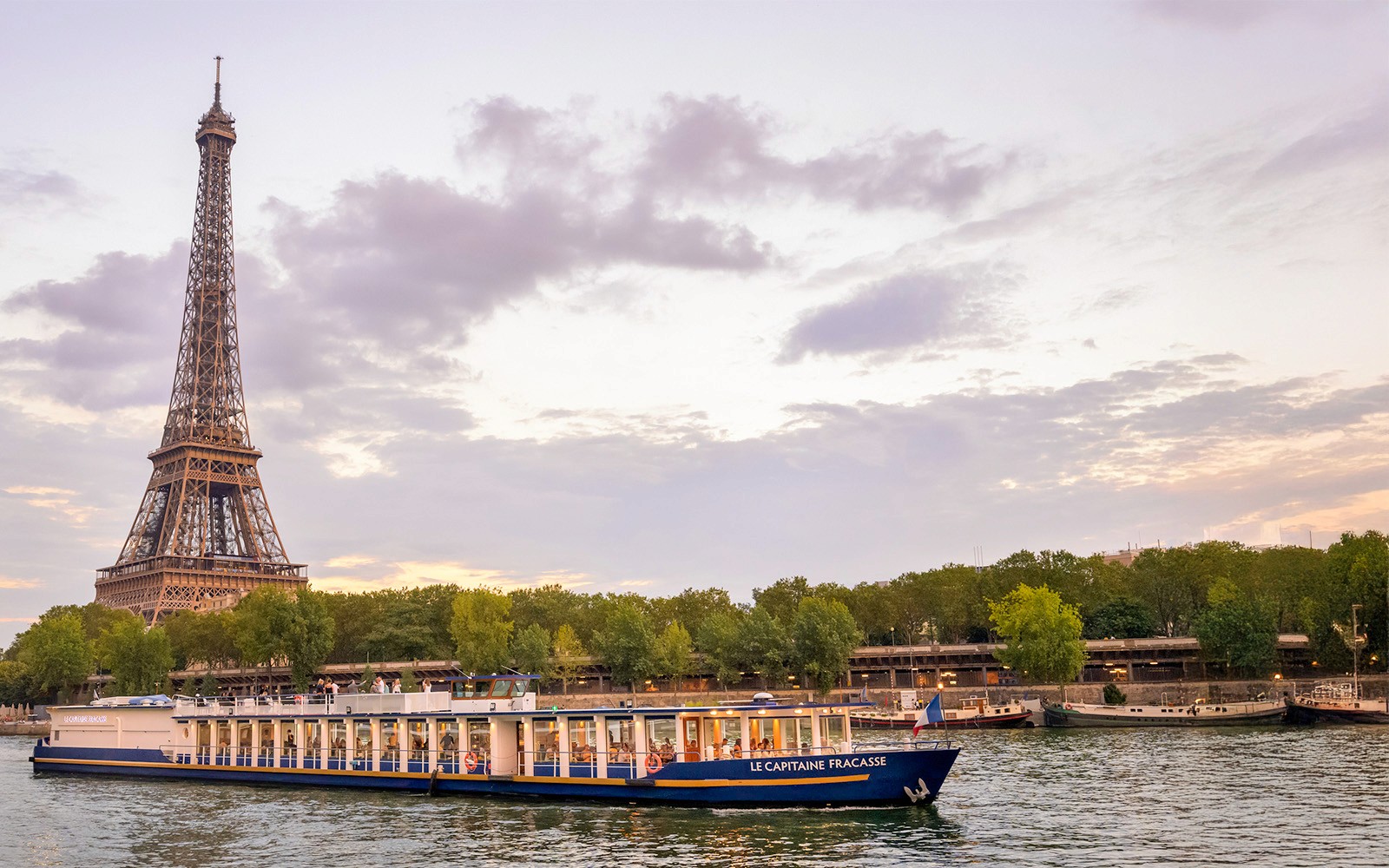 Capitaine Fracasse Seine River Dinner Cruise — gallery 1