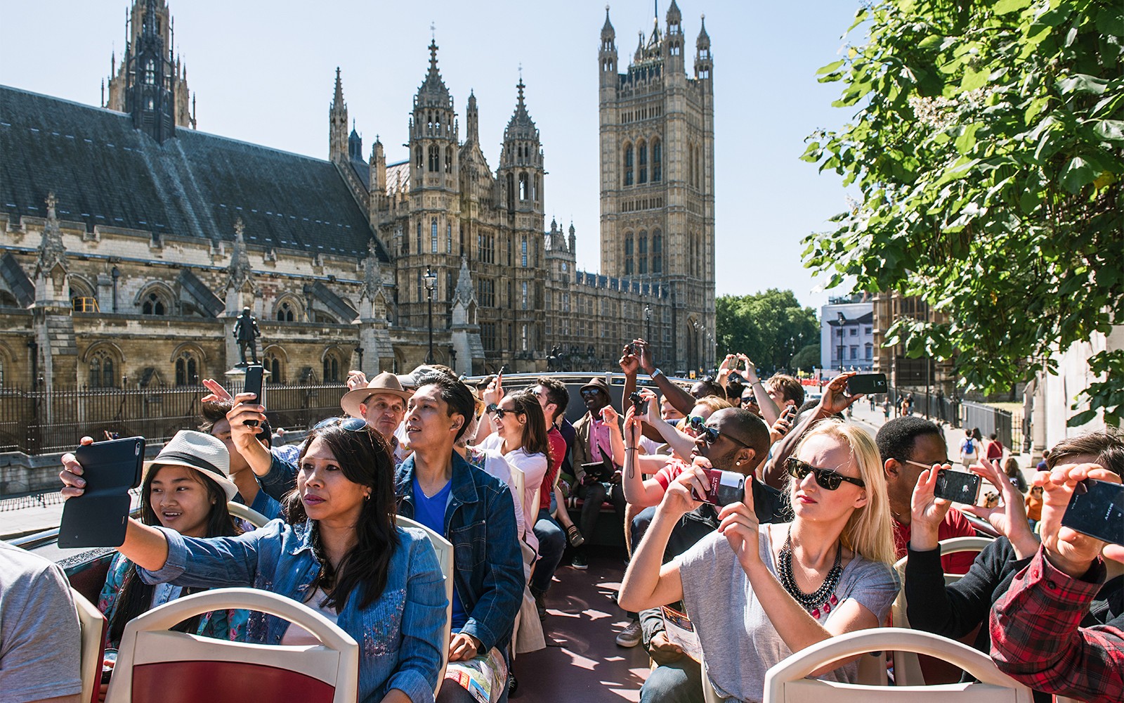 Combo: London Eye Tickets + Hop-on Hop-off Bus Tour + Thames River Cruise — mobile