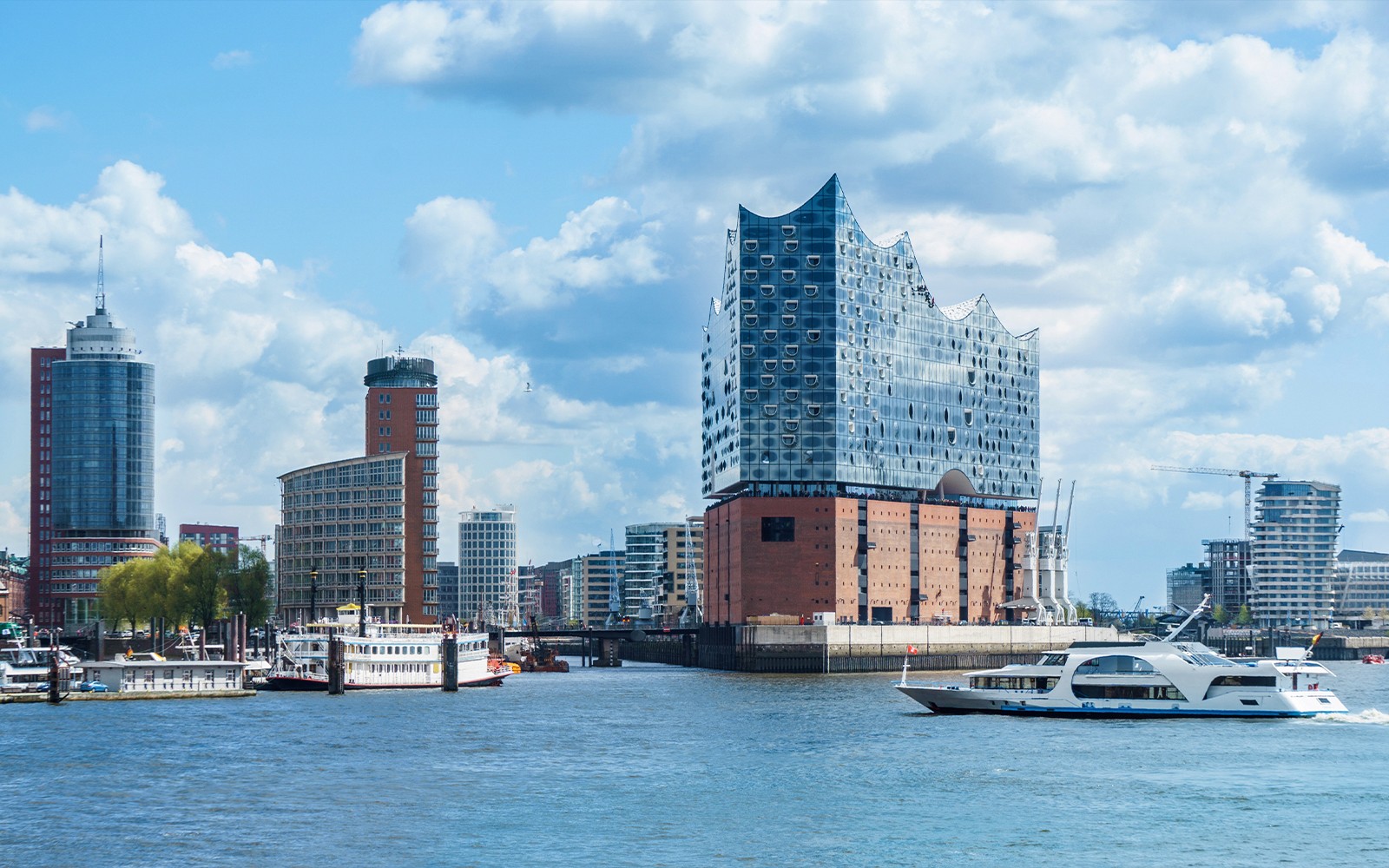 Combo: Hamburg Harbor Cruise + Elbphilharmonie German Guided Tour Tickets