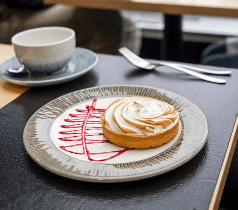 Thames River Lunch Cruise with 2-Course Meal, Coffee & Tea