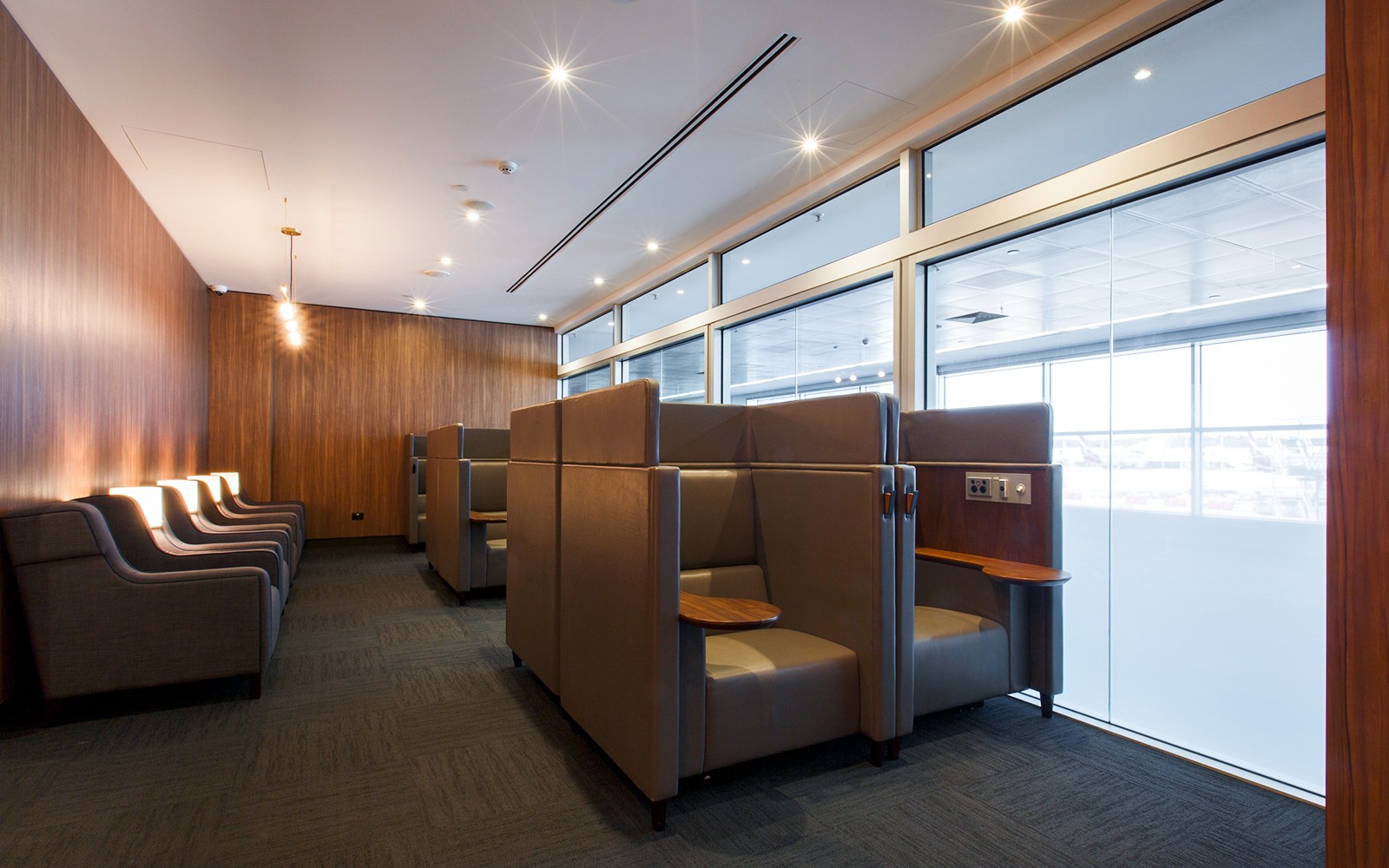 Plaza Premium Lounge Access at Melbourne Airport: T2, International Departures — gallery 2
