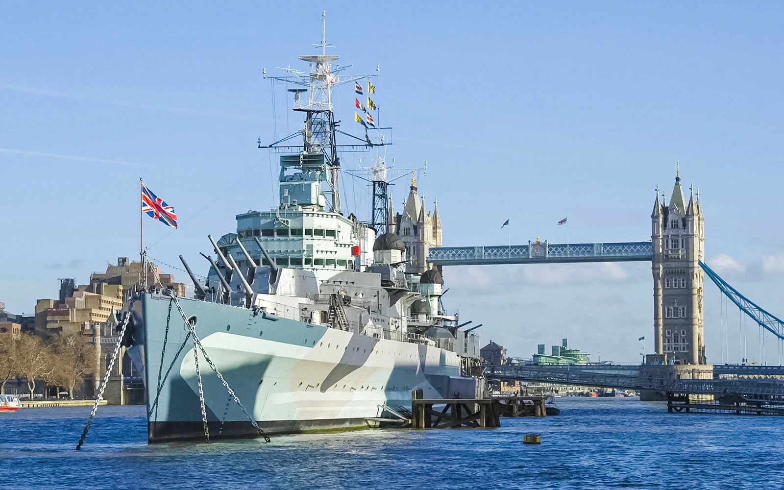 Tower Bridge and Engine Rooms Guided Tour with Thames River Cruise — mobile