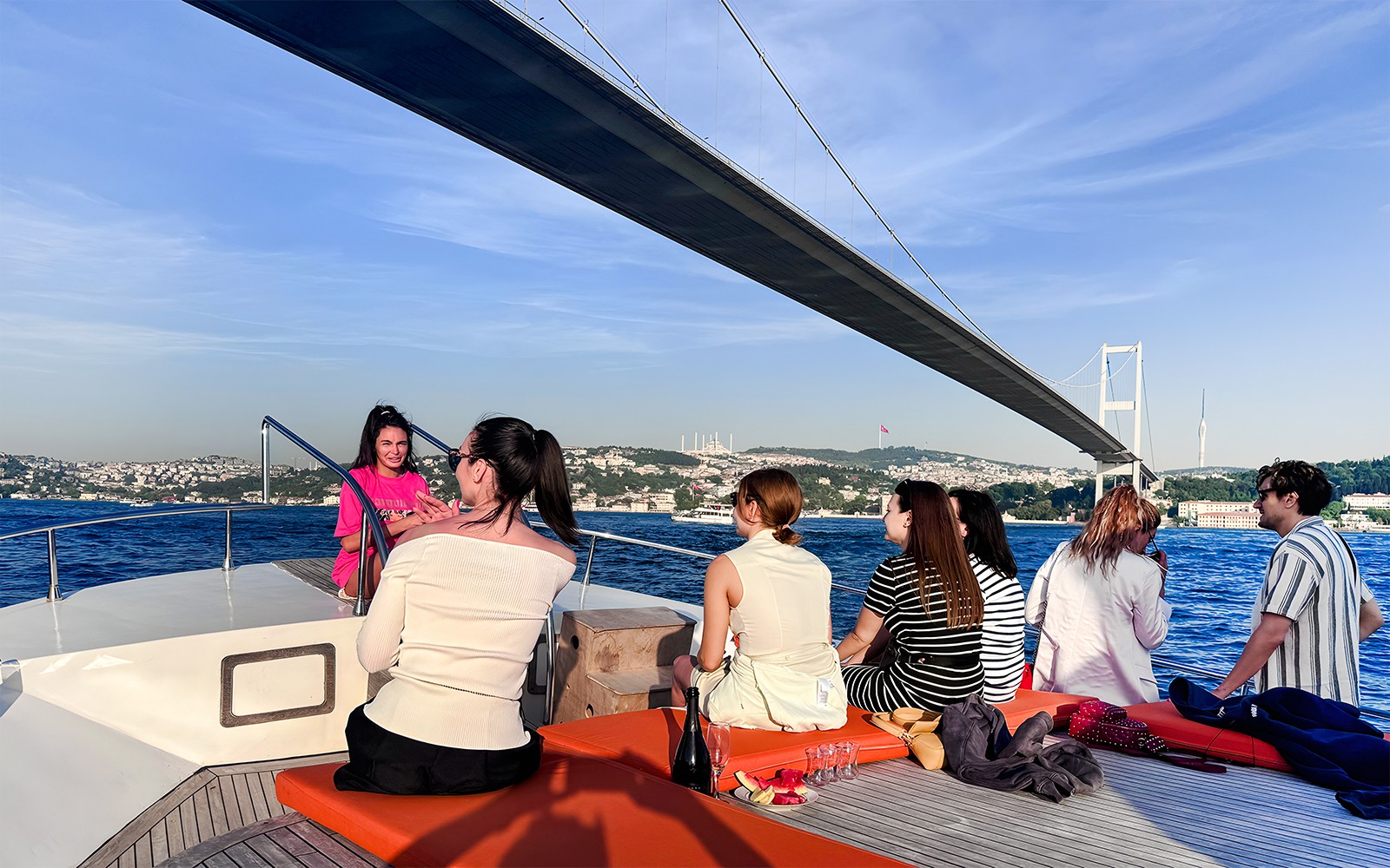 Bosphorus Yacht Sightseeing Cruise with Soft Drinks & Snacks — gallery 2
