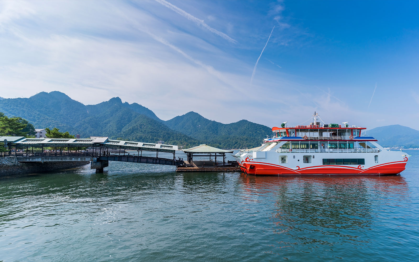 Guided Bus Tour of Hiroshima and Miyajima with Lunch