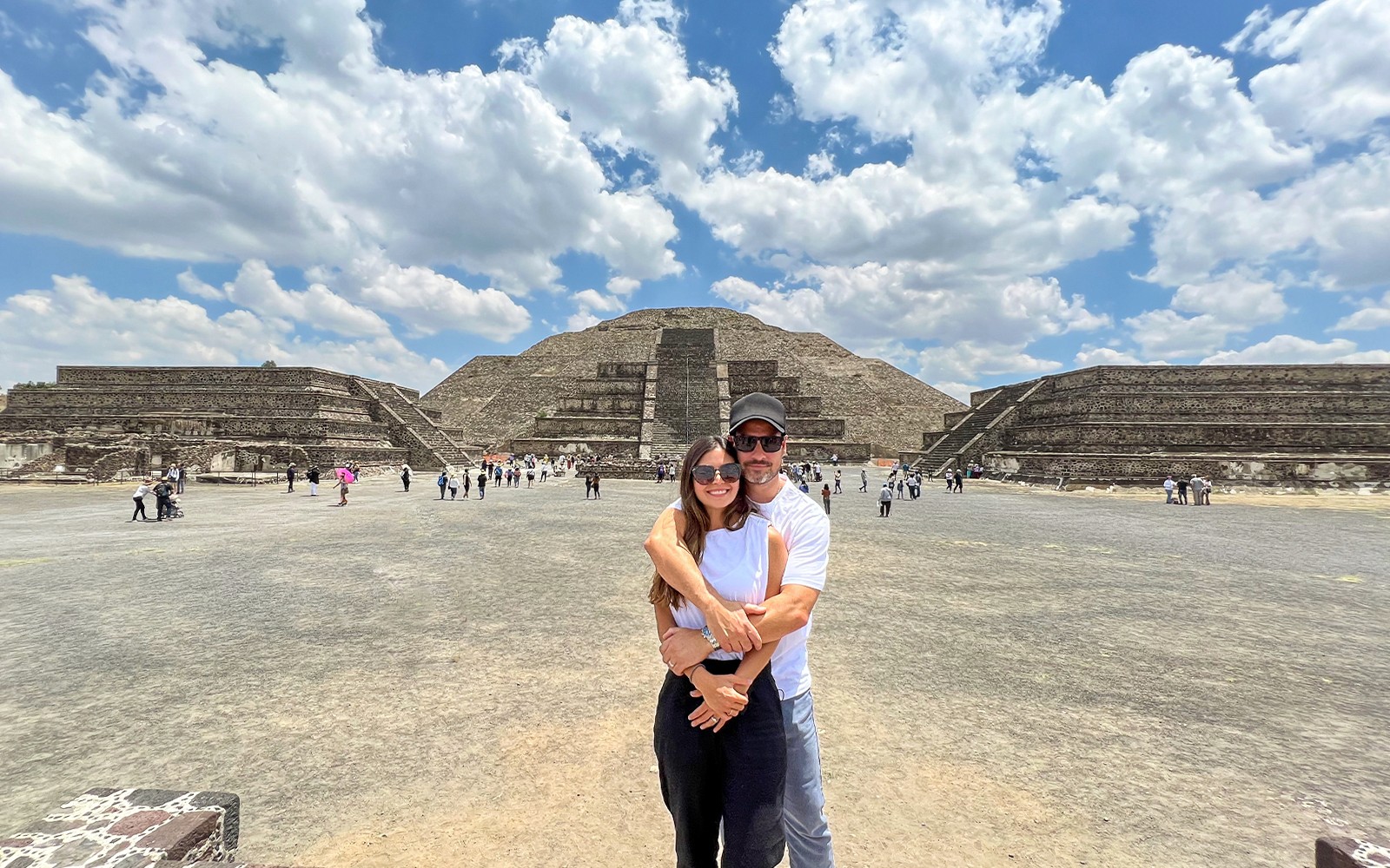 From Mexico City: Teotihuacán Early Access Tour