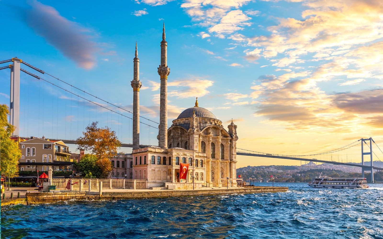Bosphorus & Golden Horn Sunset Yacht Cruise with English-Speaking Guide — gallery 1