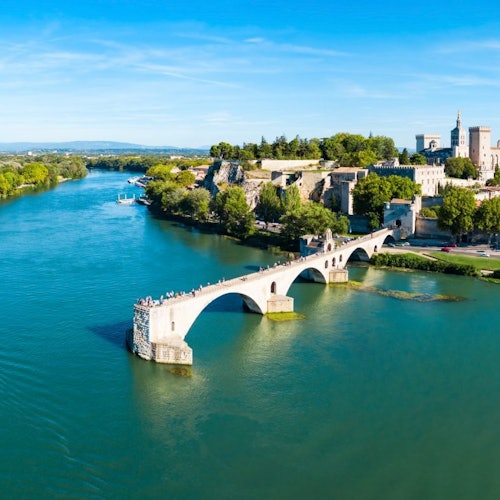 Arles: Day Cruise from Avignon + Guided City Tour with Lunch & Drinks — gallery 3