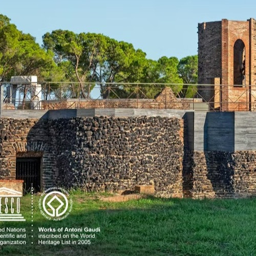 Gaudí's Crypt and Colonia Güell: Guided Tour
