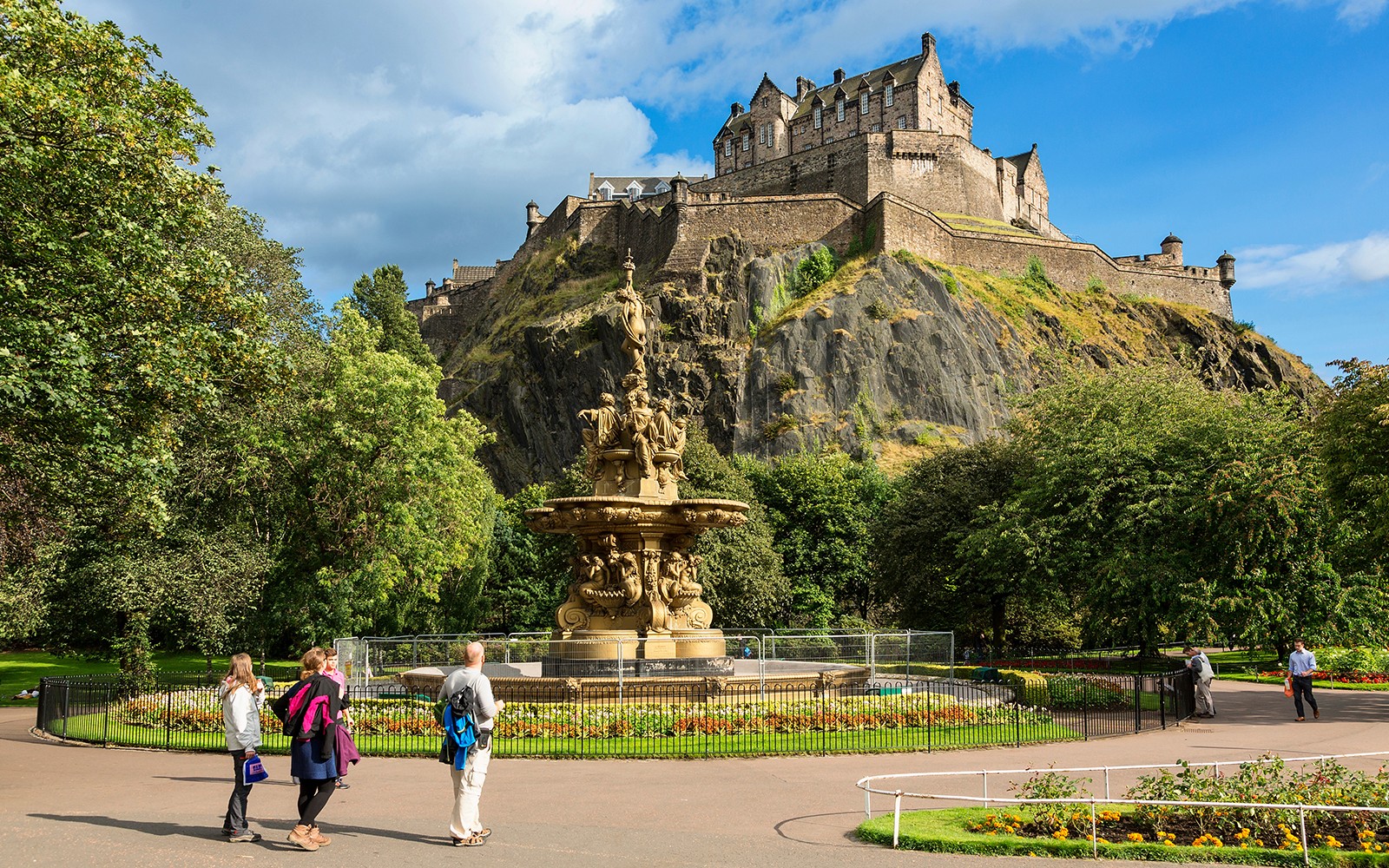 From Edinburgh: Glenfinnan, Glencoe & Fort William Day Trip