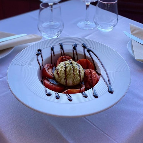 Arles: Day Cruise from Avignon + Guided City Tour with Lunch & Drinks — gallery 1