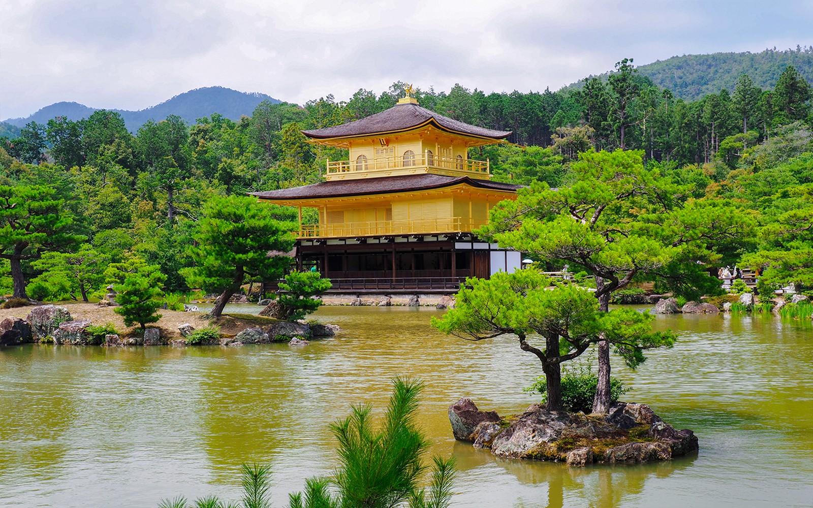 Kyoto's Top Temples Guided Tour: Fushimi Inari, Kiyomizu-dera & Kinkaku-ji from Osaka/Kyoto — gallery 2