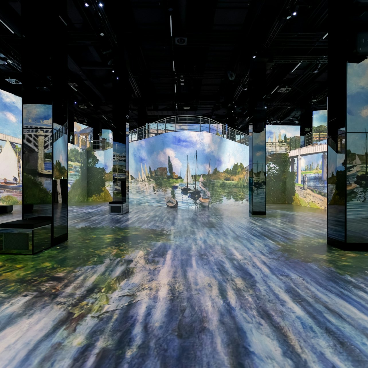 Digital art environment at Port des Lumières