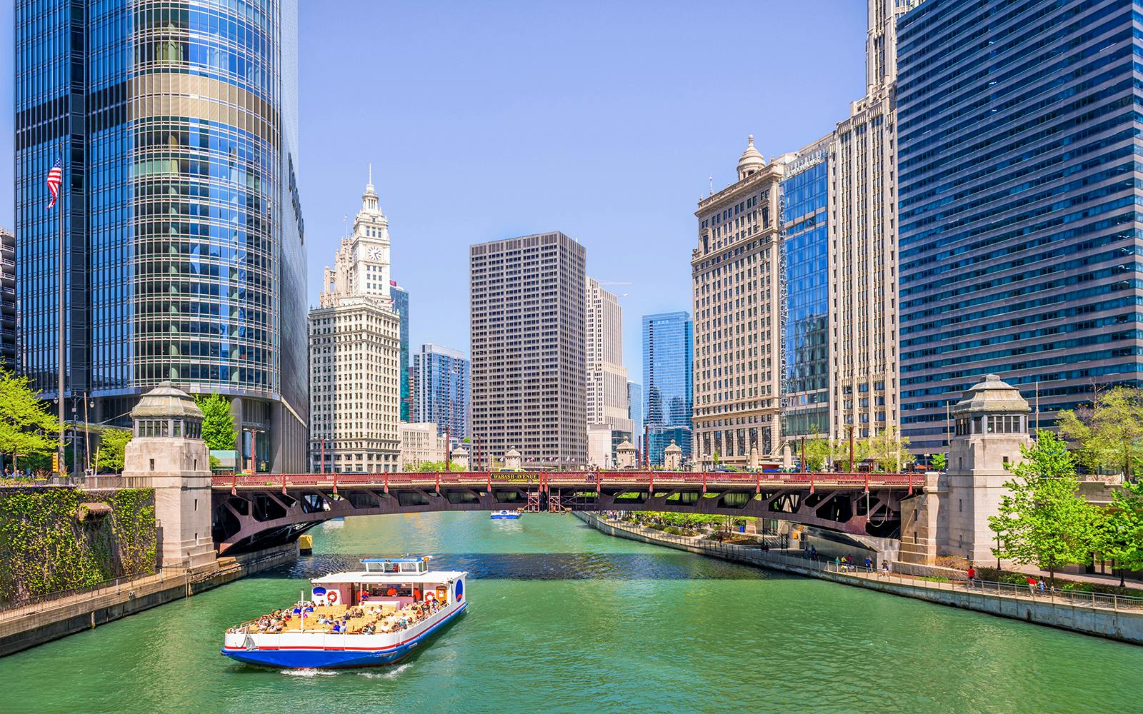 75-Minute Chicago River Architecture Cruise by Shoreline