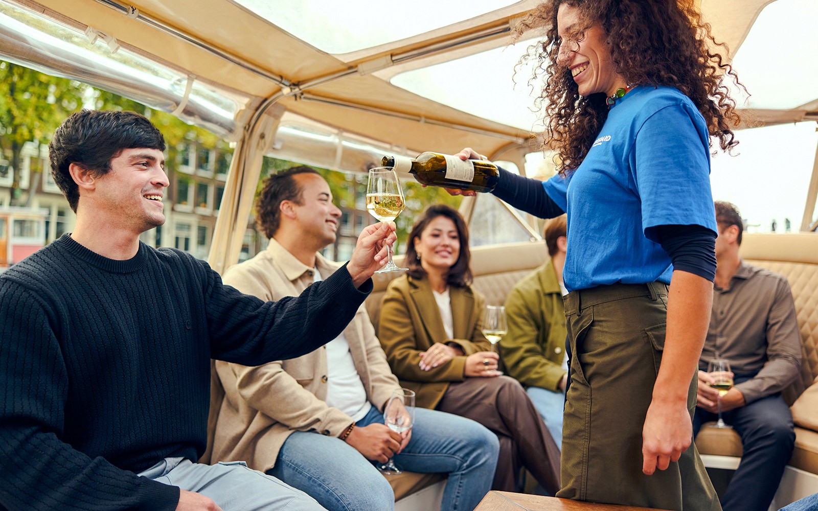 Amsterdam: 1-Hour Romantic Candlelight Evening Cruise With Unlimited Wine & Cheese — gallery 3