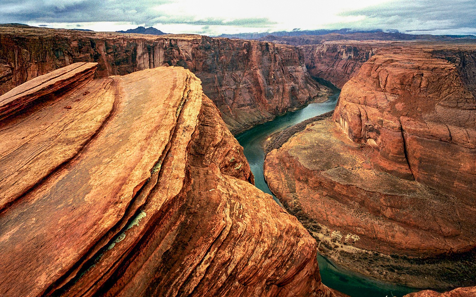 Horseshoe Bend & Glen Canyon Dam Helicopter Tour