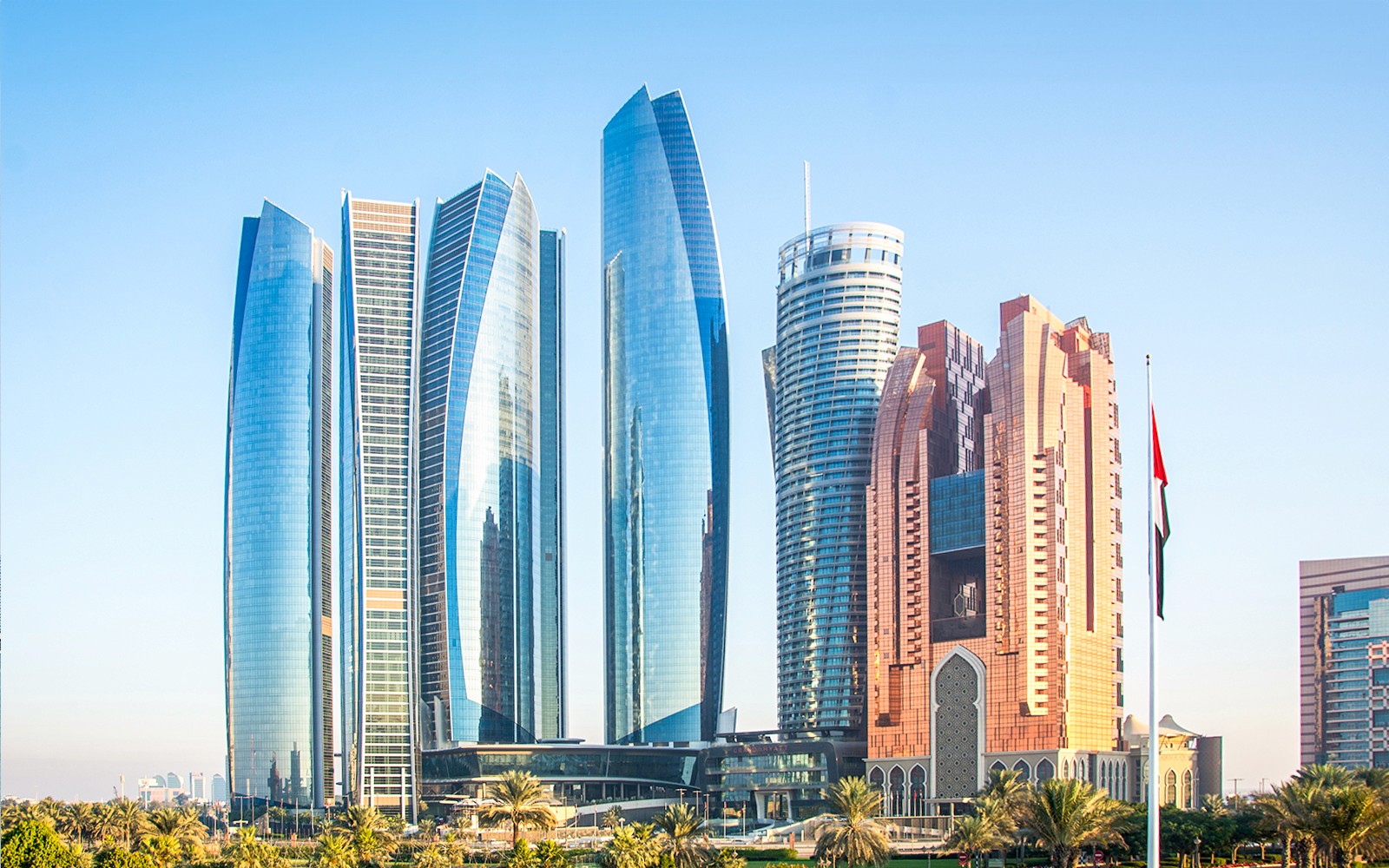 From Dubai: Abu Dhabi Full-Day City Tour with Sheikh Zayed Grand Mosque